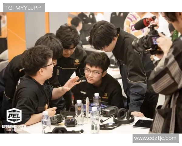 FPX在s15电竞总决赛和平精英中的战术意识与团队协作深度解析 FPX在s15电竞总决赛和平精英中的战术意识与团队协作深度解析